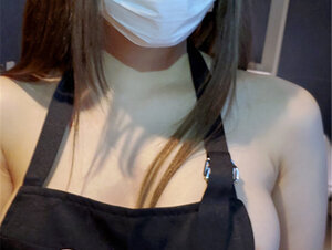 無修正FC2 PPV 2526821 夢追う巨乳カフェ店員を応援。裸エプロン中出し※年末応援特価