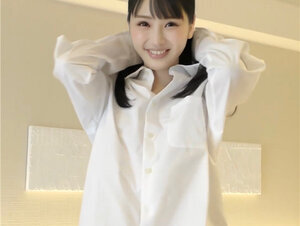 無修正FC2 PPV 3338710 ひなたちゃん復活、可愛いのその先へ！驚愕の大量潮吹きまで