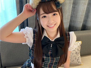 無修正FC2 PPV 4057629 メイドがすごく似合う未来ちゃんに生中出しからのお掃除フェラ！あそこから精子が滴り落ちます