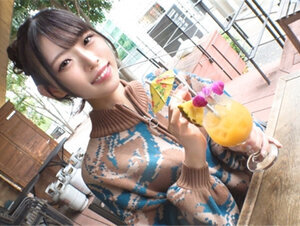 素人動画SIRO-5244 神戸からやって来た経験人数1人の美少女！彼氏と別れて傷心中のところを慰めSEX！ロングブーツを履いたままでのM字