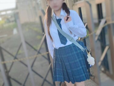 無修正FC2 PPV 4753469 るんちゃんガッコウ帰りに車でお迎えパンツチェックのあとホテルに連れ込みハメ撮り