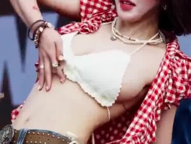 (한국야동) 권은비 워터밤 클로즈업 짤