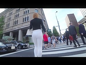 そ、そんなにケツ振るなよ！後ろにいるだけで勃起不全が治るどころか出ちゃうだろ！ドビュクッ♪