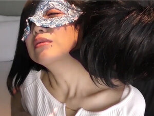 無修正FC2 PPV 1834656 【個人撮影・中出し・期間限定ptオフ】33歳子あり妻　ゴム有のはずが生チ〇ポを擦り付けられて我慢出来なくて生挿入を受け入れて