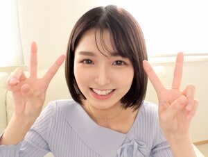 素人動画SIRO-4753 【初撮り】【透明感抜群】【美しいクビレ】清楚感溢れるルックスと眩しい笑顔が素敵な美人JDを発掘。男優の激しい手