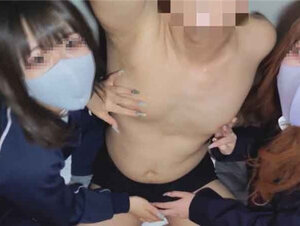 無修正FC2 PPV 2671627 【目モザ無し】現役の同じ中○学の友達２人②と３p。おじさんちんこをおもちゃに遊ぶ※2月限定