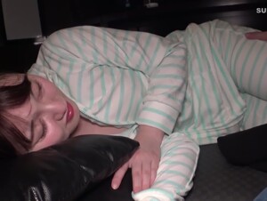 無修正FC2 PPV 2961878 【無修正ｘ個人撮影】ネカフェ在住の美人キャバ嬢を紹介してもらって、インタビュー！狭い個室でSEXしてたら