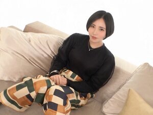 素人動画SIRO-4832 【いきなり全力ピストン】洋服大好きなオシャレでカワイイ芸術学部女子大生つむぎちゃん登場！手マンでビチャビチャに
