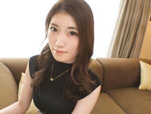 素人動画SIRO-4905 【初撮り】落ち着いた大人の雰囲気を醸し出す経営者は、プロ男優の巧みなピストンで挿入潮漏れからの指マンで大量潮吹