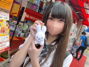 無修正FC2 PPV 3053815 初撮影！個数限定【無修正】アイドルフェイスで幼い顔した可愛すぎる女子◯生！！喜びで顔を歪め可憐な声で喘