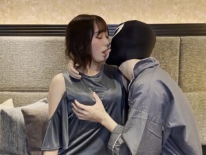 無修正FC2 PPV 3073266 【番外編】裏垢美女とほろ酔いハメ撮り。鬼ピストンでばちぼこ犯すとメス堕ちした→大量中出し