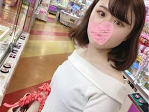 無修正FC2 PPV 3081081 -A 合計4作品!怒涛の160分! 色白でスレンダーなロ〇顔美女！つるつるでキツキツなおまんこに遠慮なく本気中出し