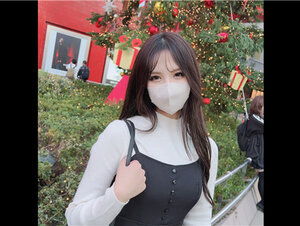 無修正FC2 PPV 3144594 初撮影！！12/21まで限定【無修正】某化粧品メーカー勤務の美容部員の着替え中勝手に試着室を覗き込むと見てるだけで