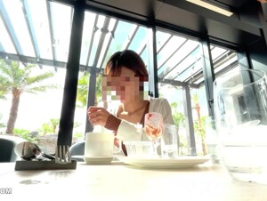 無修正FC2 PPV 3146653 -A １８才の*乳が飛び散る！、『８KVR特典付き』ショートカット超絶美形！！、１８才ショートカット超絶美人ママから