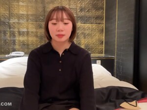 無修正FC2 PPV 3177686 【番外編】圧巻の顔面偏差値を持つ美女大生とハメ撮り。弱点のクリを快楽責めしてガチガチの肉棒で開発したらイキすぎて涙目に