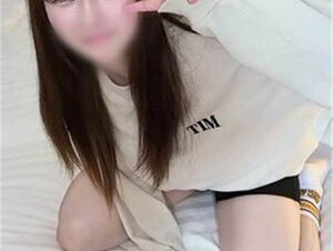 無修正FC2 PPV 3180625 【個人】無顔出し　重○さとみ似で天真爛漫な地元の後輩。「ここでするの？ほんまに？」初めての野外プレイでウブ