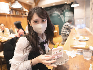 無修正FC2 PPV 3189076 2/25まで限定！！【無修正】モデルに憧れを持ちス○バでアルバイトしながら生計を立てる店員さんに生中出し＆口内射精