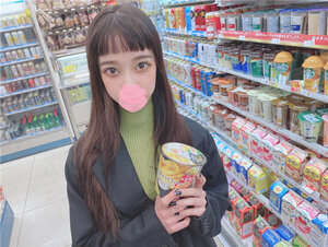 無修正FC2 PPV 3195258 【2作品＋α/連続中出し】レッスンを無断欠席し続ける色白スレンダー女に集団中出しでお仕置きしてきた。