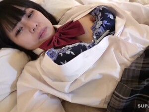 無修正FC2 PPV 3503008 【モ無】【顔出し】※本物制服※人気バンドでボーカルをつとめる低身長で隠れ巨乳なあの娘に中出し（51分）