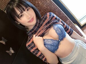 素人動画SIRO-5115 【マン汁大洪水】手マンで散々潮吹きしたにもかかわらずセックスでまだまだ漏れ出てくる。ホテルの床にマン乃々瀬あい)