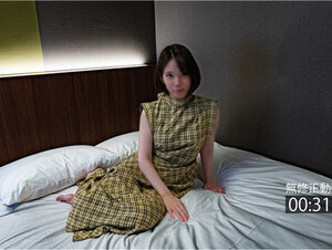 無修正FC2 PPV 4172593 1/17まで限定500pt!【逆ナン・熟女】ゲテモノ好きか？　生中出し2回