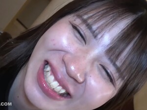 無修正FC2 PPV 4245550 【無】初ごっくん！あの某高級外車ディーラーの美人受付嬢がものすごいドエロに変身！天然唾液ローションでお