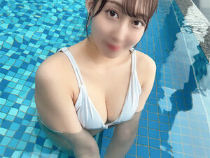 無修正FC2 PPV 4281838 わけアリ・個撮いっぱい精子出してください不倫を断ち切る「潮吹き」鬼ピストンみずき・22歳