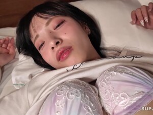 無修正FC2 PPV 4401628 【無修正】【膣内爆射】韓国アイドルＩllitのイ〇ハ激似エロカワ美●女♡バチクソ感度MAX!!!悶絶フェラチオ100％吸着力