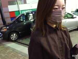 無修正FC2 PPV 4438721 【初回数量限定50％オフ】 【スレンダー顔面国宝】 性欲とテンションが高すぎる人妻！ 持て余した射精テクに