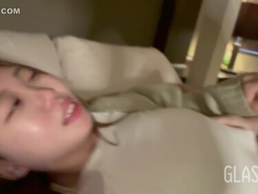 無修正FC2 PPV 4647804 #13 **日本人美女に生ハメ中出し│GLASSY’S