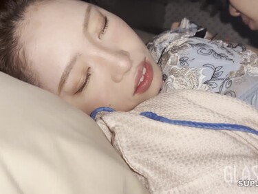 無修正FC2 PPV 4669351 #17 大量精液射进美丽可爱的已婚女人嘴里│GLASSY’S