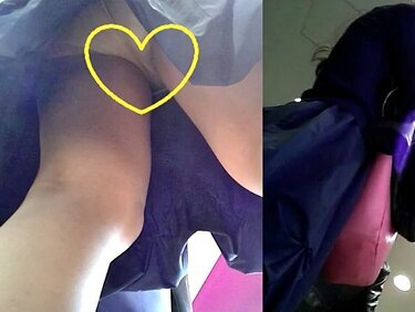 [Upskirt]レジ待ちパンチラ 01 (若ママさん)