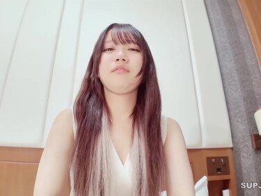 無修正FC2 PPV 4724572 【本日迄！初回限定セール3980pt→980pt】19歳黒髪スレンダー美乳。おっさんチンポを触っただけで濡れちゃうドス