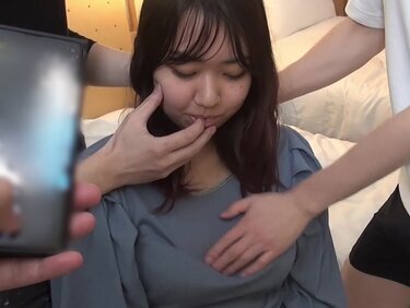 無修正FC2 PPV 4743038 清\./楚.系大./学. 2_年.かえでちゃん♡Dカップ美脚スレンダーbody♡未./◯./理.陰毛オマンコに3Pで連続中.出し