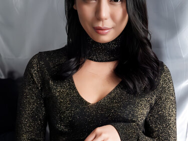 無修正FC2 PPV 4776395 FC2初出し 本編顔出しあり　　個撮/ド派手でエロい格好なのにあの清純派　国民の*に似てる