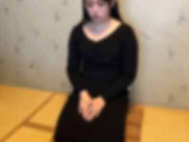 無修正FC2 PPV 4816997 【無修正】【後編】相変らず金を借りてる分際でふてぶてしい顔と態度の熟女人妻なので、2本の他人棒で攻めたて中出し